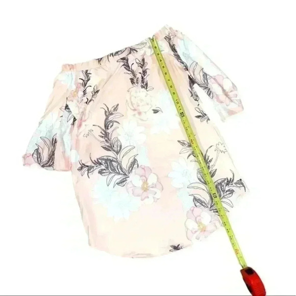 Beautiful Off shoulder Pink Dress with flowers - Picture 2 of 4